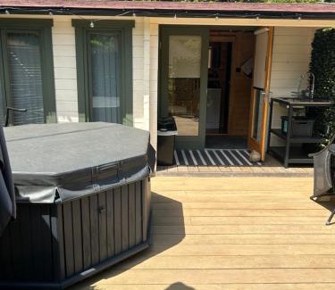 Headley Down Cabin | Beauslodge Authentic Log Cabin With Private Hot Tub