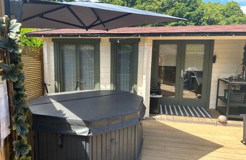 Headley Down Cabin | Beauslodge Authentic Log Cabin With Private Hot Tub