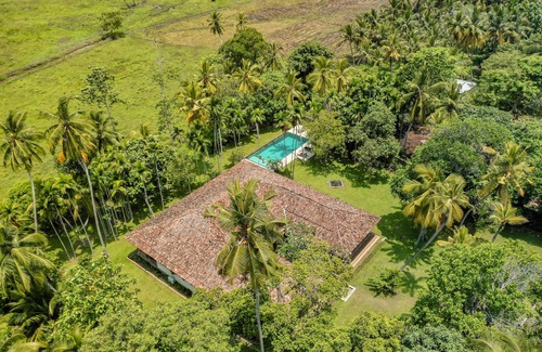 Unawatuna Villa | Beautiful Staffed 5 Bedroom Villa, Very Personal Touch Overlooking Paddy Fields