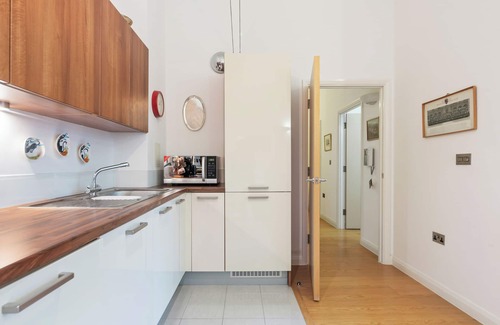 Southfield Apartment | Beautiful 1-Bed Apt w/Balcony in Shepherd's Bush