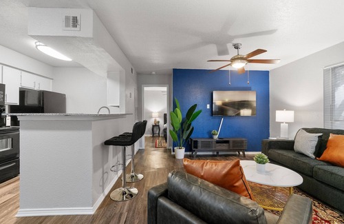 University Hills and Windsor Park Apartment | Beautiful 1BD/1BA in University Hills 3082