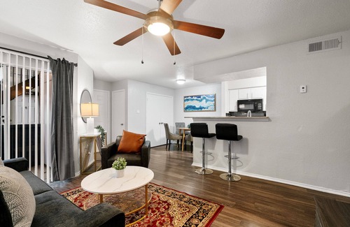 University Hills and Windsor Park Apartment | Beautiful 1BD/1BA in University Hills 3082