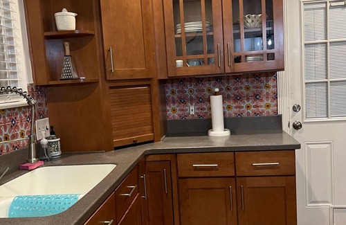 Parkside House | BEAUTIFUL 2 BEDROOM 1930S HOME IN POPULAR PARK-SIDE. Two miles to River front