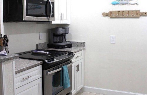 Alabama Grove Terrace House | Beautiful 2bd with River Views & Amazing Sunsets