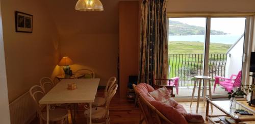 Dunfanaghy Apartment | Beautiful 3 Bed Apartment with Balcony Sea View