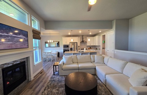 Greeley House | Beautiful 3 bedroom Northwest Greeley home minutes from Windsor.