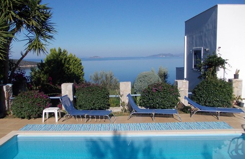 Palaia Epidavros Villa | Beautiful 3 bedroom villa with pool and spectacular sea views
