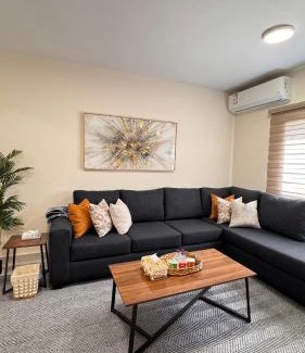 King Abdul Aziz Road Villa | Beautiful 3BR villa with Self-Check-in near to Major Events Family only