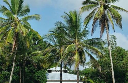 Diani Beach House | Beautiful 4/5 bedroom house with pool overlooking the best beach in Africa