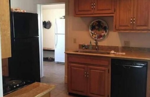 Cushing House | -Beautiful 4.5 BR/4 Ba home with 2 car garage