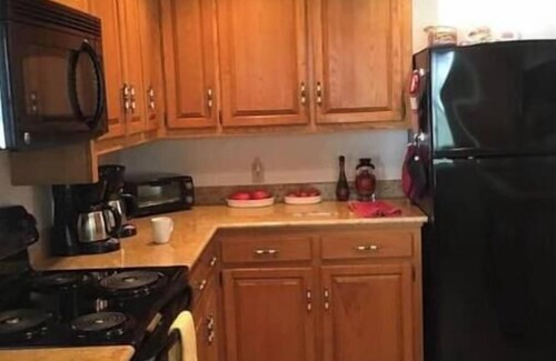 Cushing House | -Beautiful 4.5 BR/4 Ba home with 2 car garage