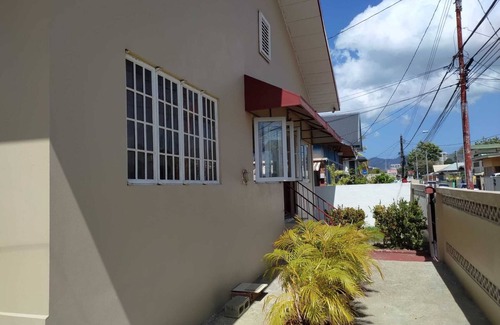 Woodbrook House | Beautiful 4 bedroom home & additional 2 bedroom detached guess house.