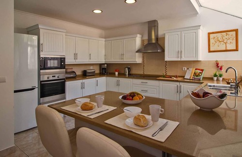 Retur Villa | Beautiful 5 bed detached villa, private pool, 700m from the beach - 66875/AL