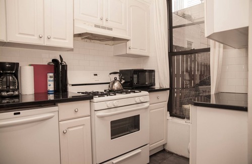 Central Park South House | Beautiful 5BR/3BA Getaway in NYC