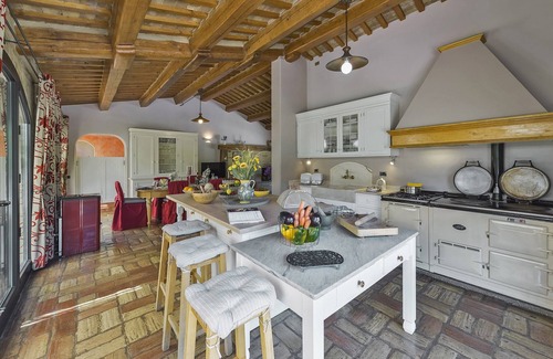 Mogliano Villa | Beautiful 7 bedroom villa with large private pool and spectacular gardens