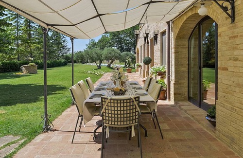 Mogliano Villa | Beautiful 7 bedroom villa with large private pool and spectacular gardens