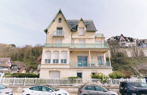 Trouville-sur-Mer Apartment | Beautiful 90m² seafront apartment