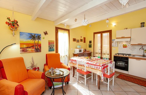 Maiorca Apartment | Beautiful Apartment “Sunrise” with Sea View, Balcony, Terrace & Pool; Parking Available