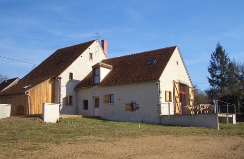 Cerilly House | Beautiful and large barn fitted out for the comfort of 12 people.