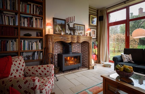 Cerilly House | Beautiful and large barn fitted out for the comfort of 12 people.