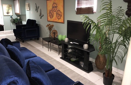 Bergenfield Apartment | Beautiful and spacious house in a quiet neighborhood