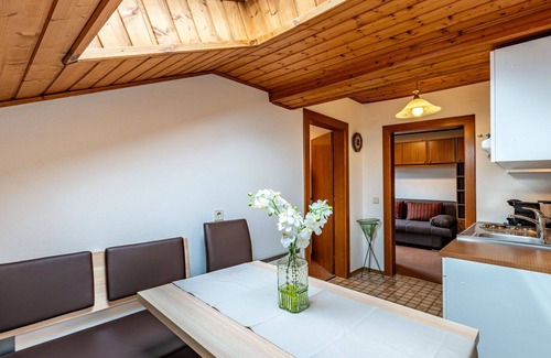 Agsdorf Apartment | Beautiful apartment for 4 guests with WIFI, TV, patio and pets allowed