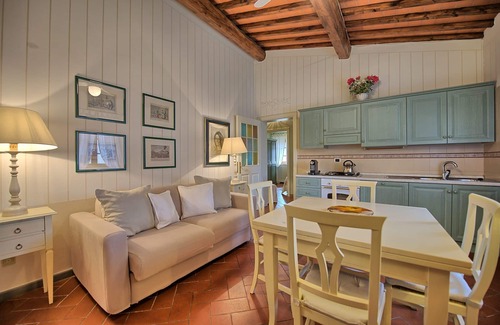 Montespertoli Apartment | Beautiful apartment for 4 people with WIFI, A/C, pool and TV