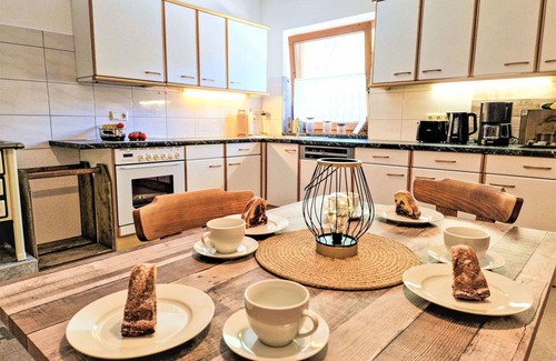 Ginzling Apartment | Beautiful apartment for 5 guests with balcony and pets allowed