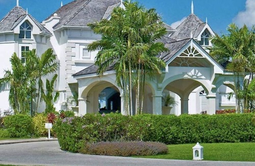 Sugar Hill Apartment | Beautiful apartment overlooking fabulous landscaped gardens and pools.