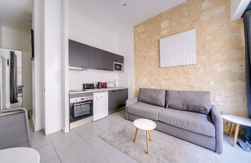 Meriadeck Apartment | Beautiful apartment Bordeaux with private terrace