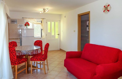 Vinisce Apartment | Beautiful apartment for 4 people with A/C, WIFI, TV, balcony and pets allowed