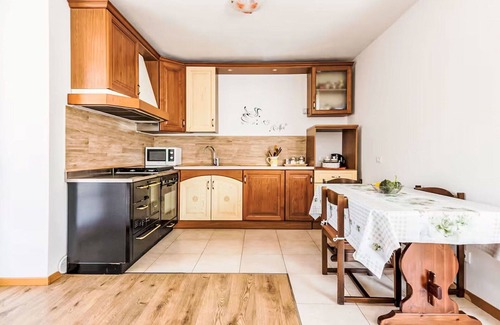 Livo Apartment | Beautiful apartment for 4 guests with WIFI, TV, patio and pets allowed