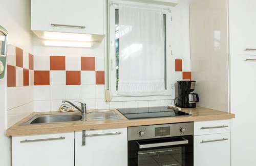 Pleurtuit Apartment | Beautiful apartment for 4 people with WIFI, TV and terrace