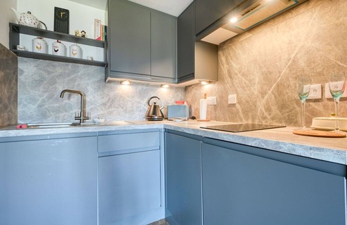 East Lewiston Apartment | Beautiful apartment for 2 guests with WIFI, TV, patio and panoramic view