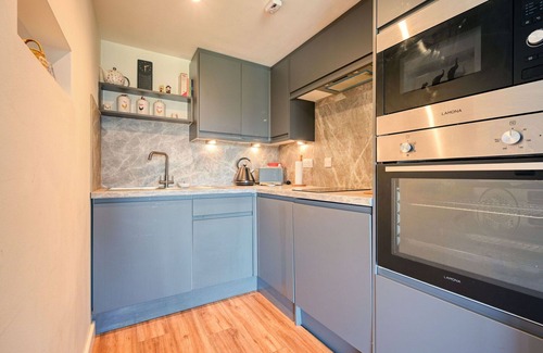 East Lewiston Apartment | Beautiful apartment for 2 guests with WIFI, TV, patio and panoramic view