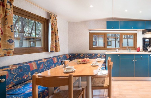 Cavallino-Treporti House | Beautiful apartment in villa for 4 people with WIFI, pool, A/C, TV, patio and pets allowed