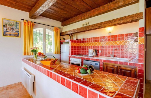 Bauduen Villa | Beautiful apartment in villa for 6 guests with WIFI, TV, terrace, pets allowed and panoramic view