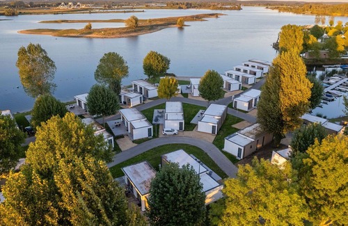 Maurik House | Beautiful apartment in villa for 4 people with WIFI, TV, terrace, pets allowed and parking