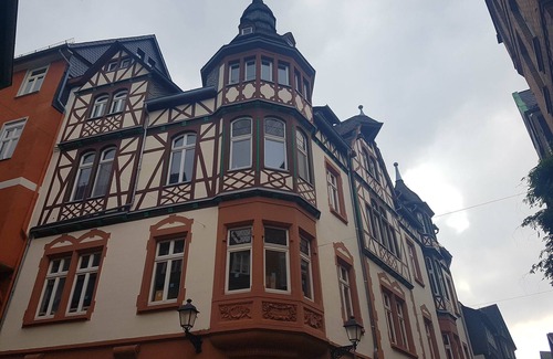 Wetzlar Apartment | Beautiful Art Nouveau apartment in the heart of Wetzlar near Cathedral Square