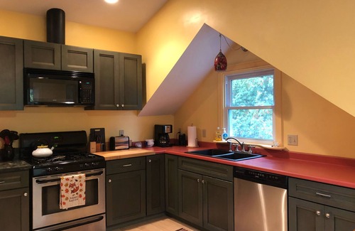 Bar Harbor Apartment | Beautiful Artistic Home Ideal for Acadia National Park and Bar HarbornVR1R25-151