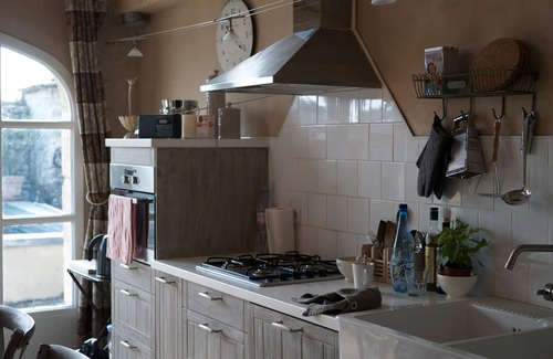 Belvezet House | Beautiful authentic stone village house (19 ° s) in a hamlet 15 ’from Uzès