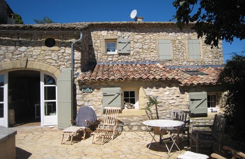Belvezet House | Beautiful authentic stone village house (19 ° s) in a hamlet 15 ’from Uzès