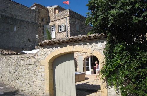 Belvezet House | Beautiful authentic stone village house (19 ° s) in a hamlet 15 ’from Uzès