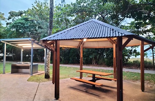 Yorkeys Knob Apartment | Beautiful Beachfront Apartment in Rainforest