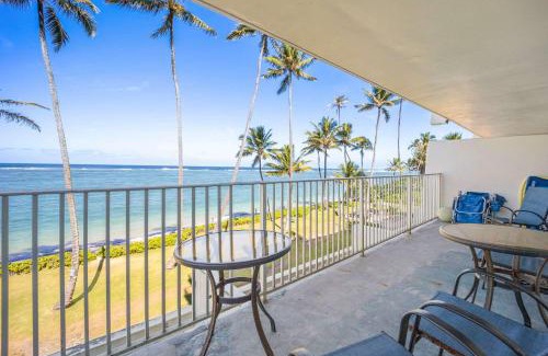 Punaluu House | Beautiful Beachfront Condo