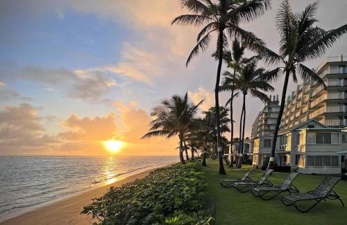 Punaluu House | Beautiful Beachfront Condo