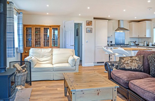 Axbridge Ski Chalet | Beautiful bespoke lodge situated in peaceful countryside.