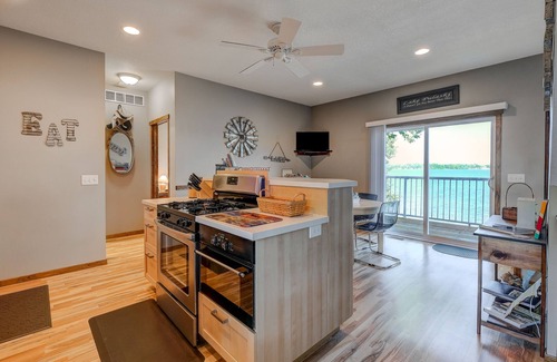 Buffalo House | Beautiful Cabin on Lake Pulaski