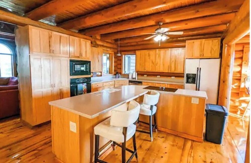 Oakdale Cabin | Beautiful Cabin on a Vineyard