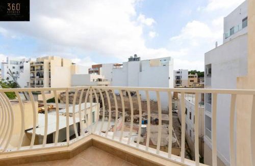 Msida Apartment | Beautiful, central home with all amenities & WIFI by 360 Estates